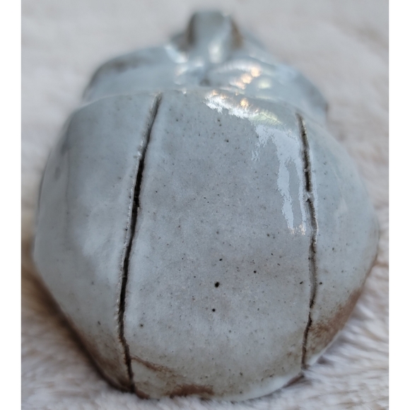 Red clay with white glaze pottery face - Picture 4 of 16